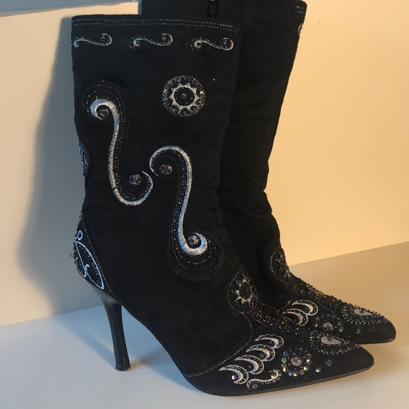 Beautiful Black Embroidered Knee High Boot - Picture 1 of 8